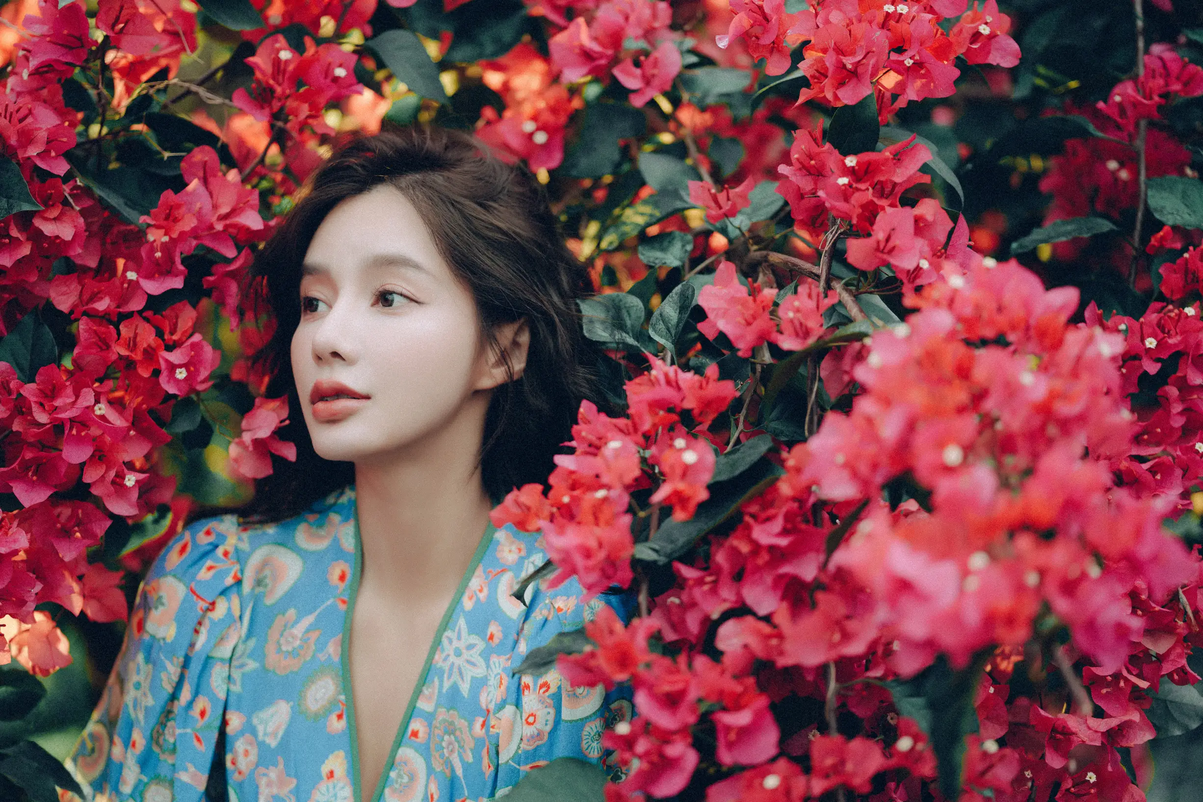 [YITUYU] 2022.06.25 Vol.1282 – Glowing hair, the goddess under the bougainvillea waterfall Classmate Shuwen#[55P]-32